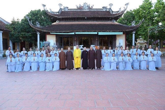 Dong Cao Pagoda offering to the rain retreat schools